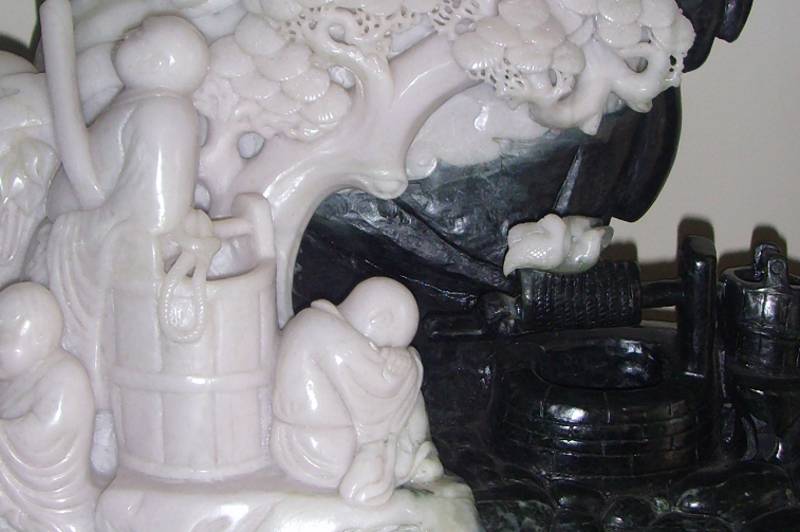 jade sculpture carving