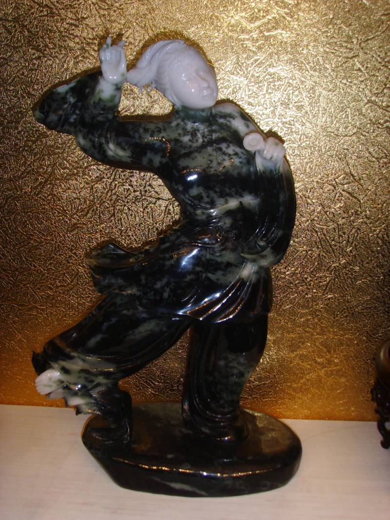 jade sculpture carving