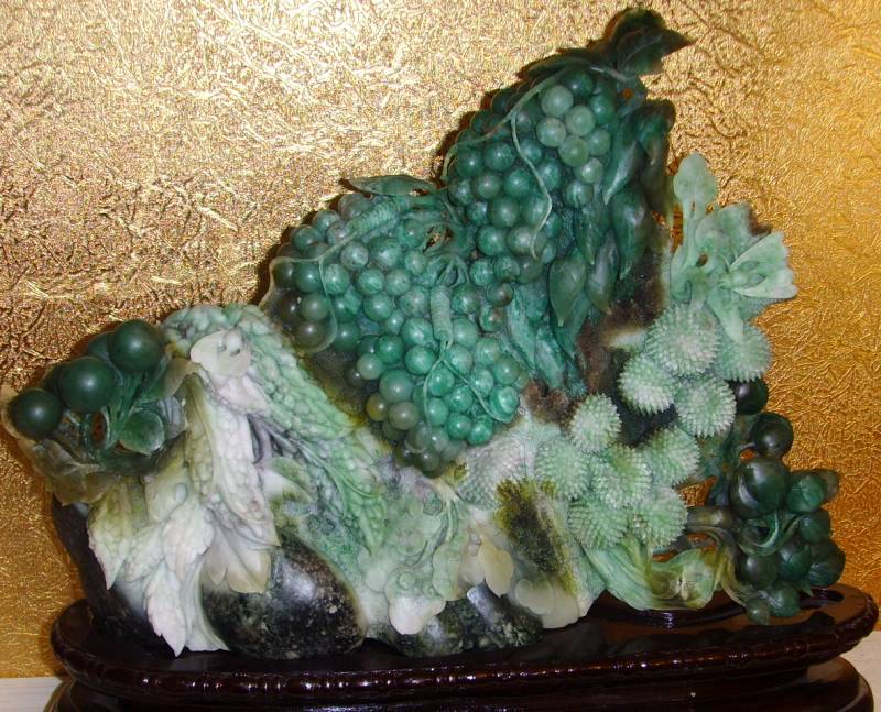 jade sculpture carving