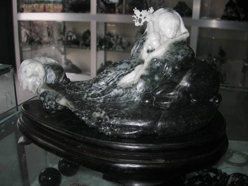 jade sculpture carving