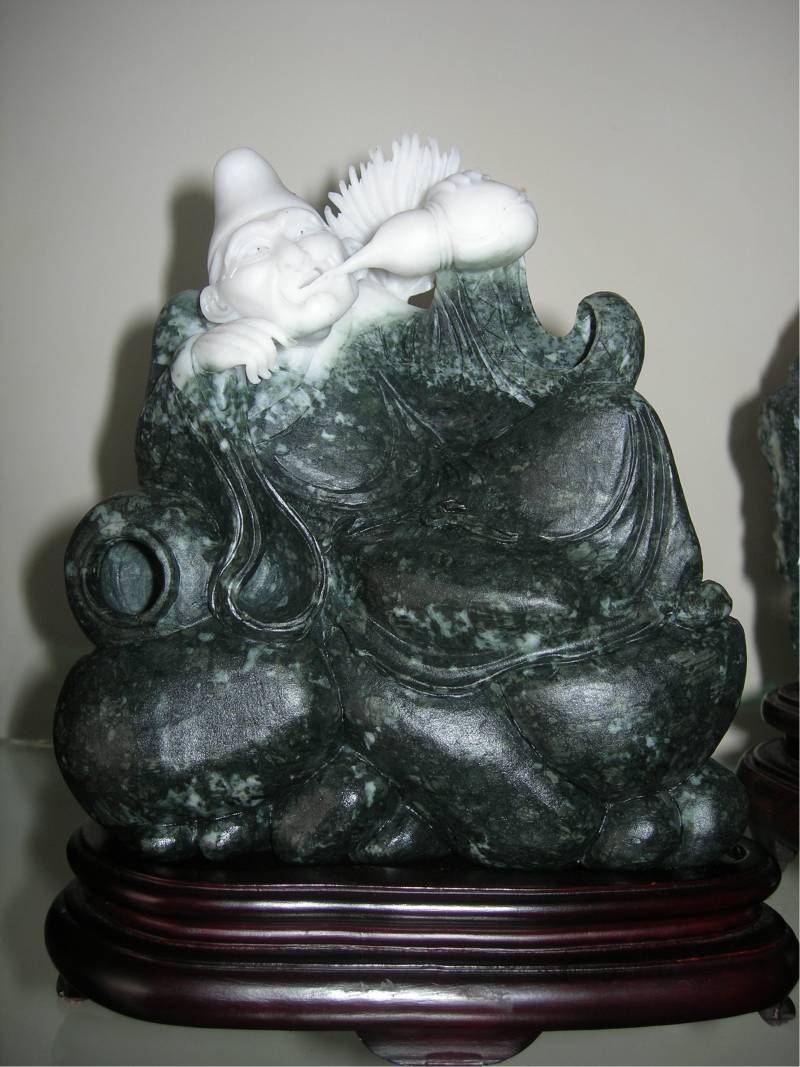 jade sculpture carving