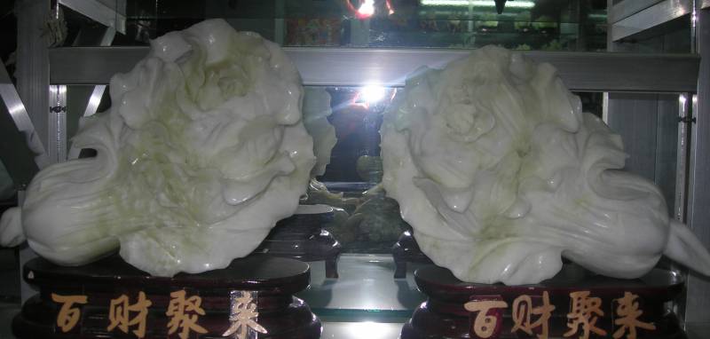 jade sculpture carving